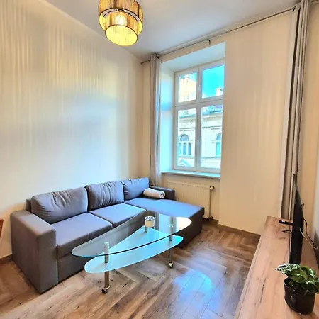 Domino Apartament- Dworzec Pkp-rynek Апартаменты *